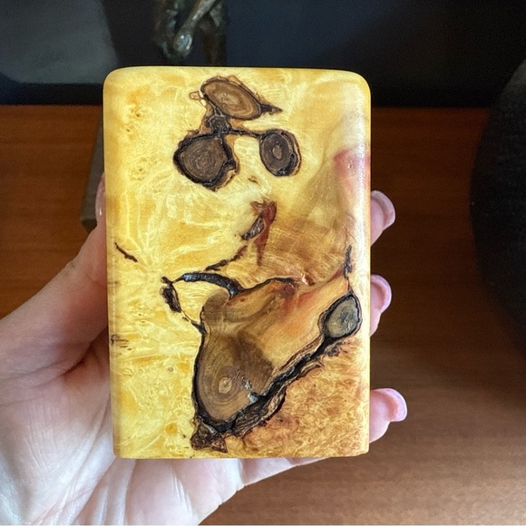 Handcrafted out of Burled maple signed Tea light Candle Holder - Picture 10 of 12